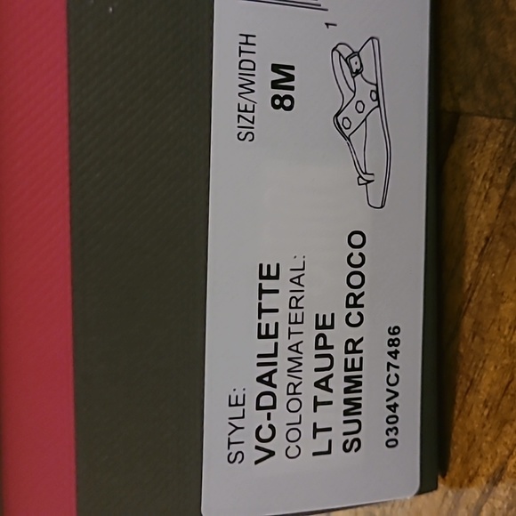 Vince Camuto Dailettee reptile print sandal - Picture 9 of 9